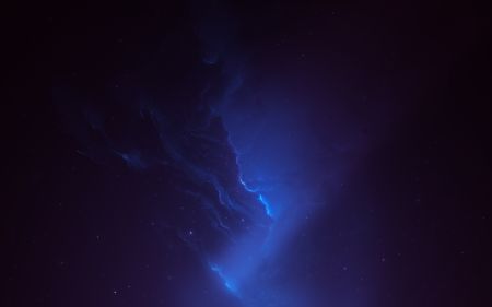 夜空中蓝色的云与星光交织 4K高清电脑桌面壁纸图片