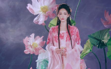 荷花美女 古风 李一桐4K电脑壁纸 3840x2400