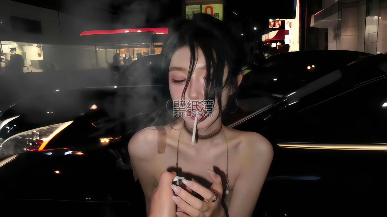 夜晚街头停车场，正在吸烟和使用手机的美女图片 3480x2160壁纸