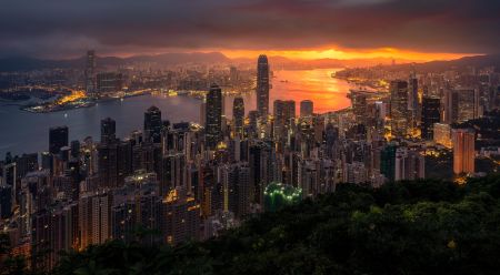 香港维多利亚港日落时分的城市天际线 6K高清图片