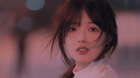 年轻清纯美女的特写照片