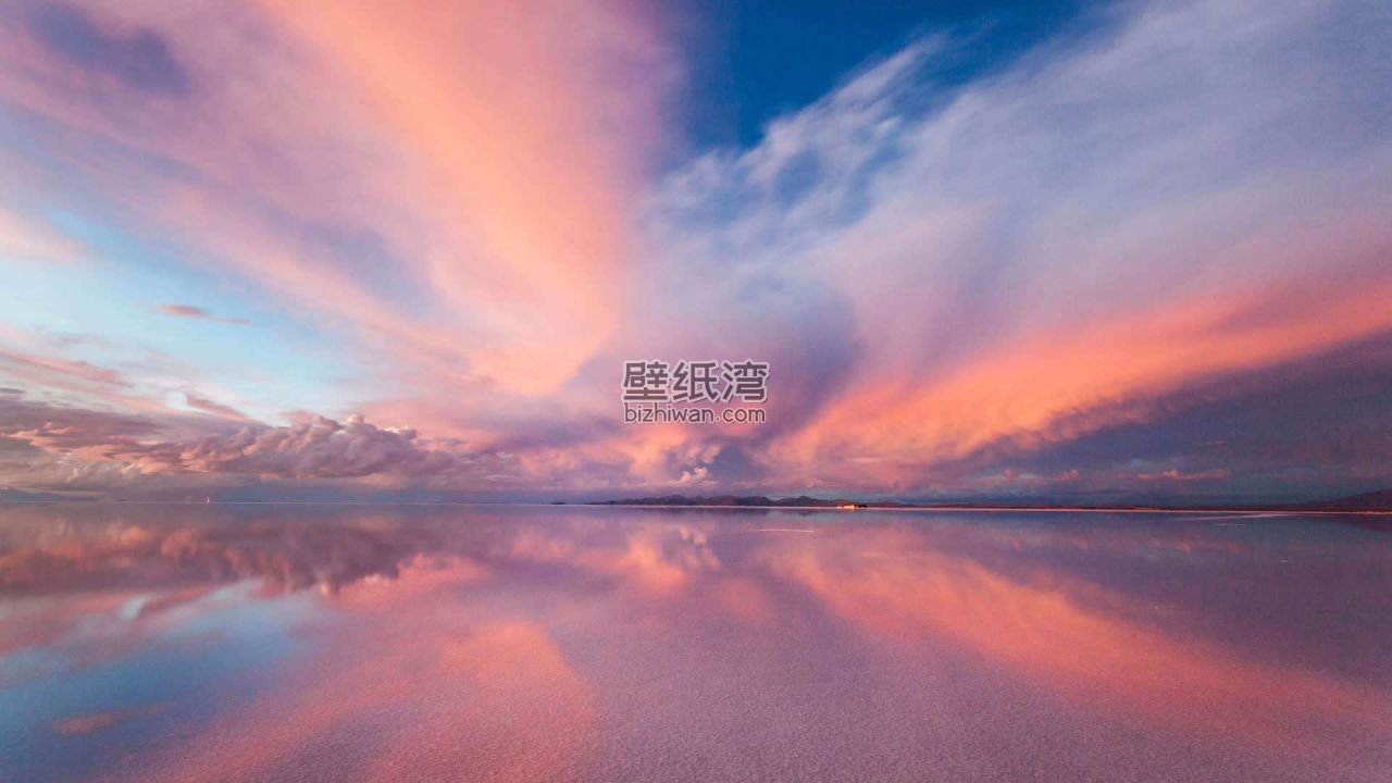 玻利维亚乌尤尼盐湖上空绚丽的日落色彩 1920x1080壁纸图片