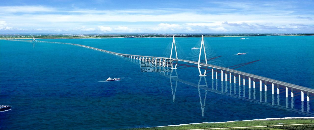 跨海大桥连接两岸，桥下海水清澈见底