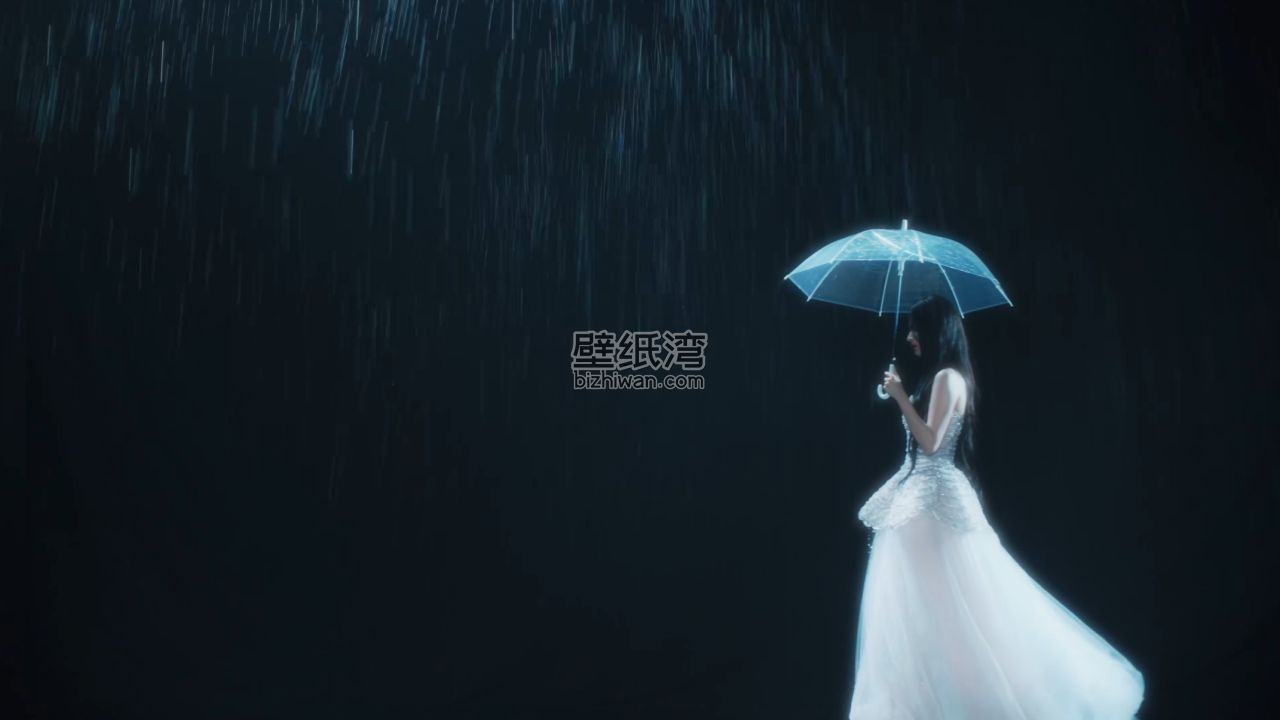 王楚然穿着白色裙子在雨中撑伞，雨中撑伞的女子，黑色背景图片壁纸