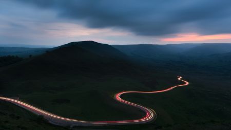 埃代尔谷 远山 夜晚 公路 灯光 4K风景壁纸3840x2160