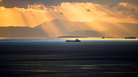 自然风景 云朵 橙色天空 爱琴海 船航行 远景 大海 4k风景壁纸3840x2160